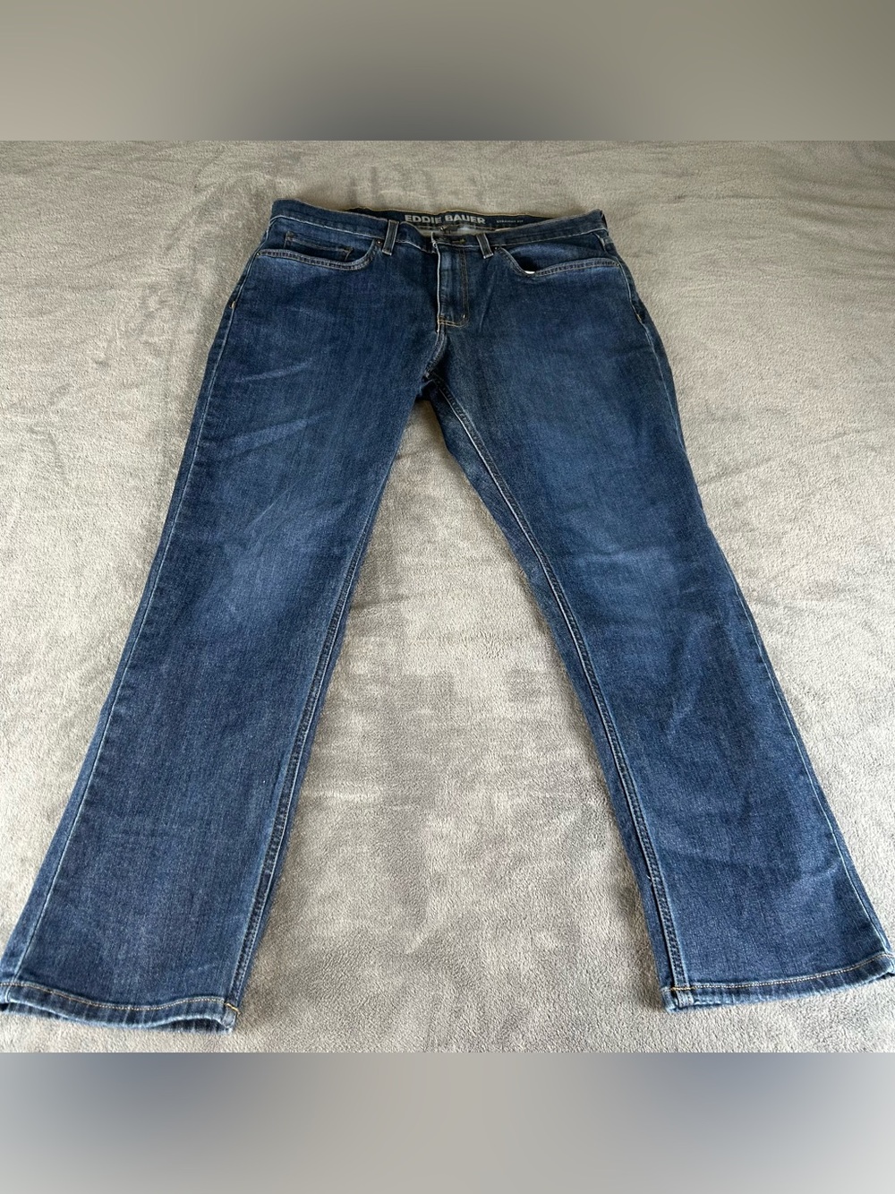 Eddie Bauer Jeans Men’s Size 36x29 Blue Denim Straight Fit Dark Wash Stretch EUC